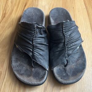 Taos Footwear Black Slide Sandals